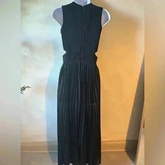 Endless Rose Cut Out Maxi Dress - Picture 4 of 7